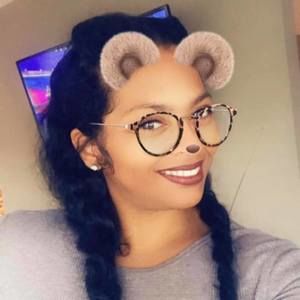 Meet your Posher, Alicia